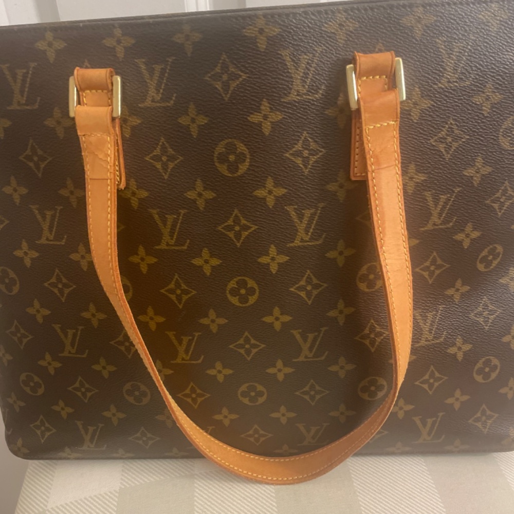 Authentic LV ( bought from real real ) very good condition - Picture 6 of 6